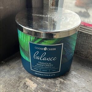 Goose Creek Balance Aromatherapy Candle - Green and Silver